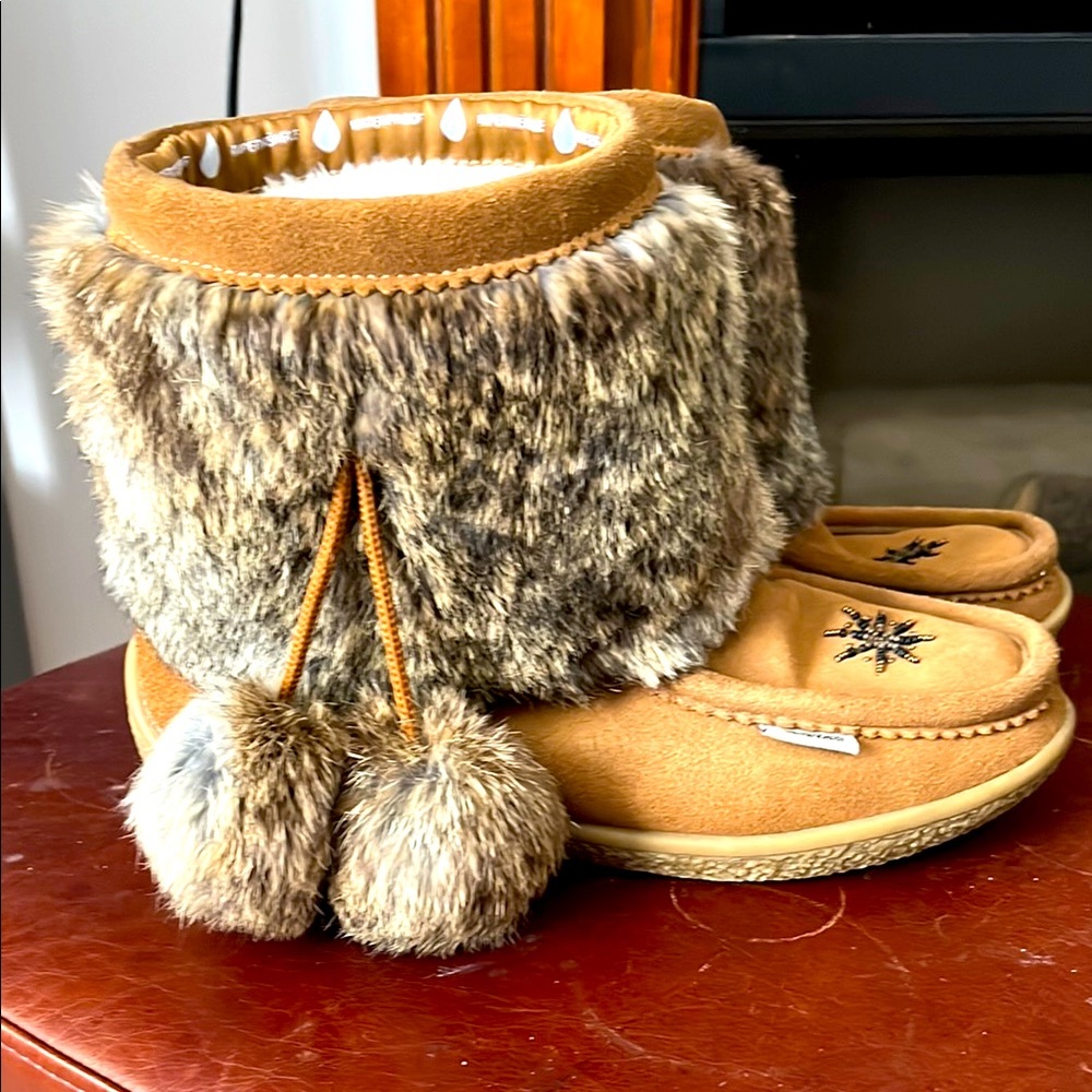 Softmoc waterproof mocassin boots size 9